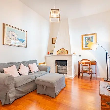 Perle Gemelle In Marina * Cagliari