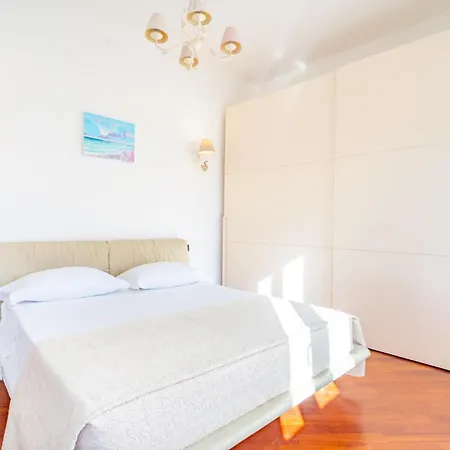 Perle Gemelle In Marina *