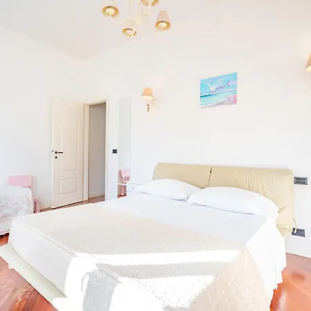 Perle Gemelle In Marina Cagliari